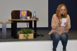 Spotkanie autorskie z Agnieszką Suchowierską w ramach projektu ,,Czytelniczy przystanek - Złota 4"